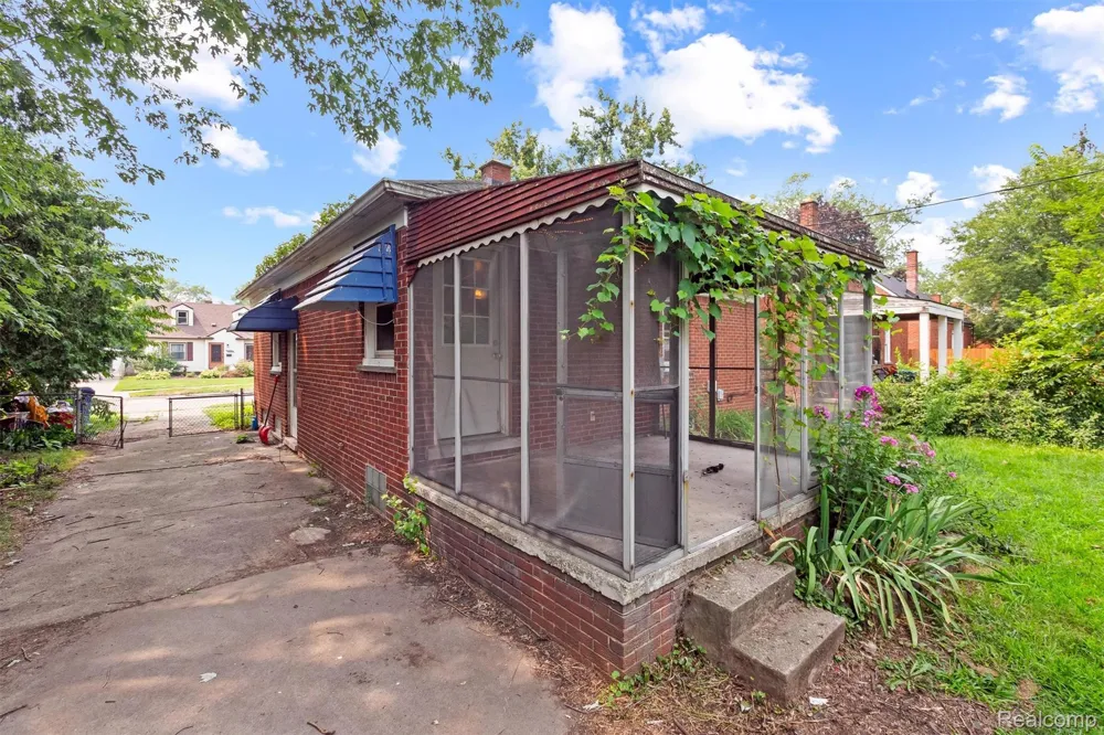 19580 Brady Street Redford Charter Township, MI 48240