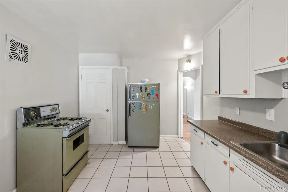 19580 Brady Street Redford Charter Township, MI 48240