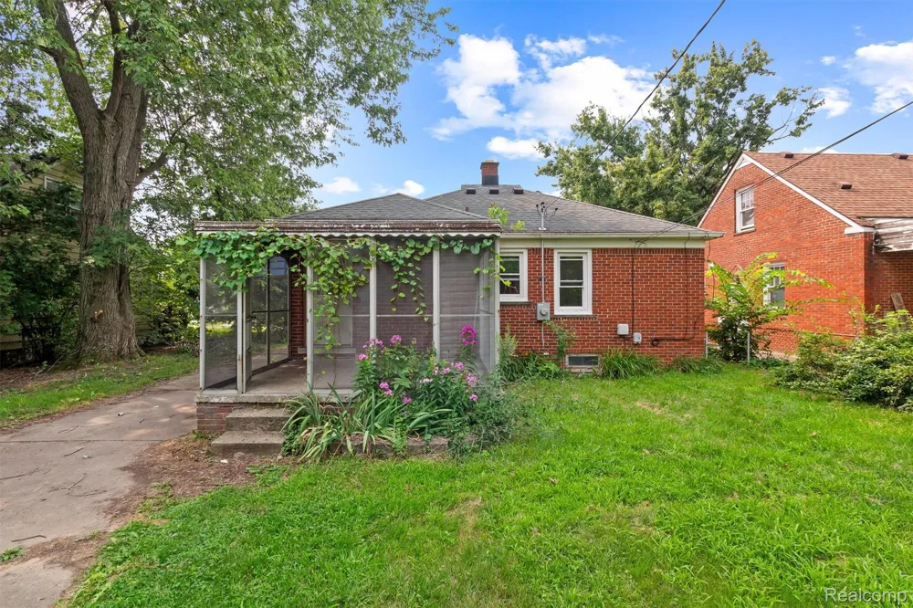 19580 Brady Street Redford Charter Township, MI 48240