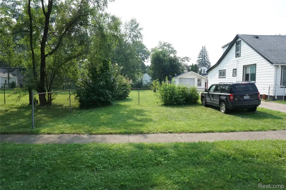 Leona Drive Redford Charter Township, MI 48239