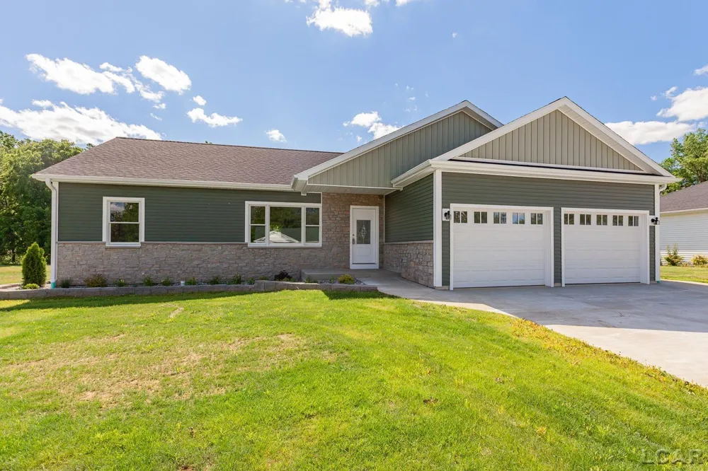 4173 Evergreen Road Adrian City, MI 49221
