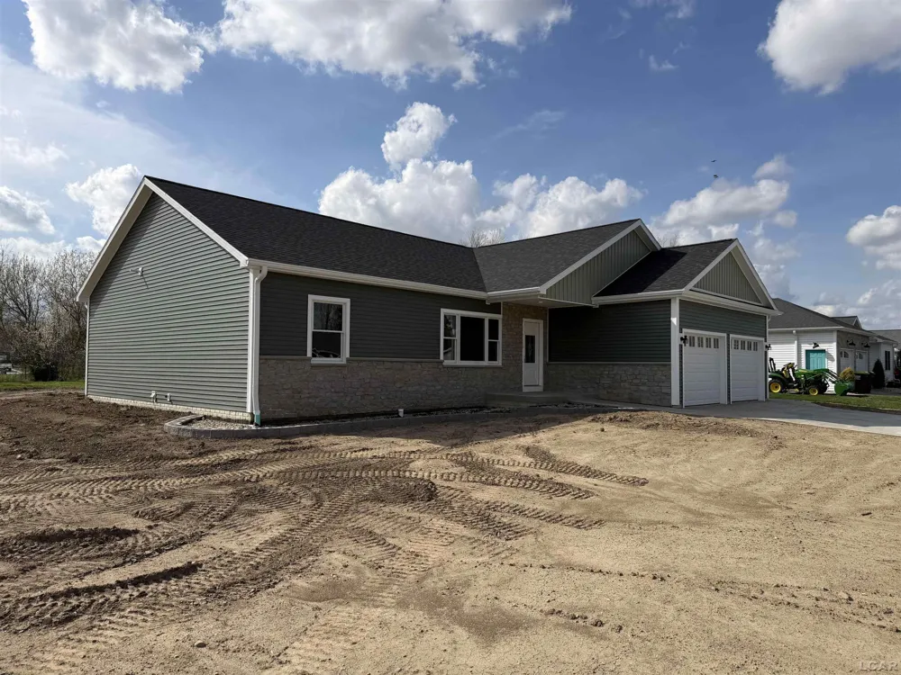 4173 Evergreen Road Adrian City, MI 49221