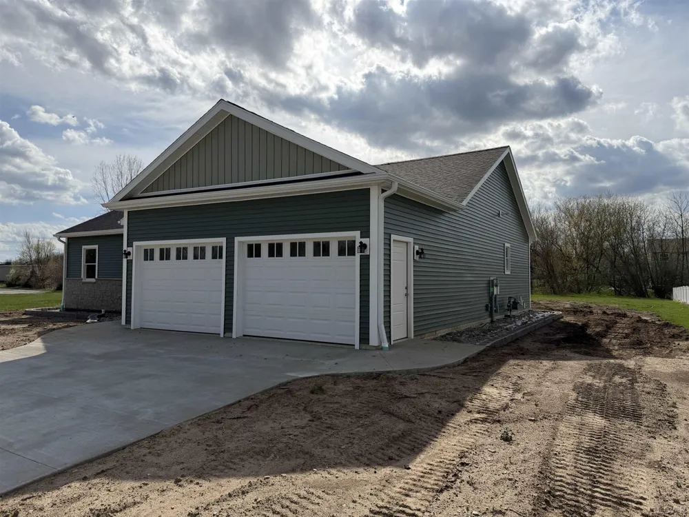 4173 Evergreen Road Adrian City, MI 49221