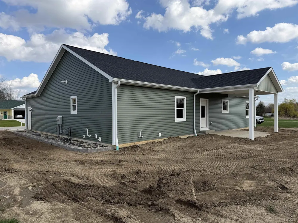 4173 Evergreen Road Adrian City, MI 49221