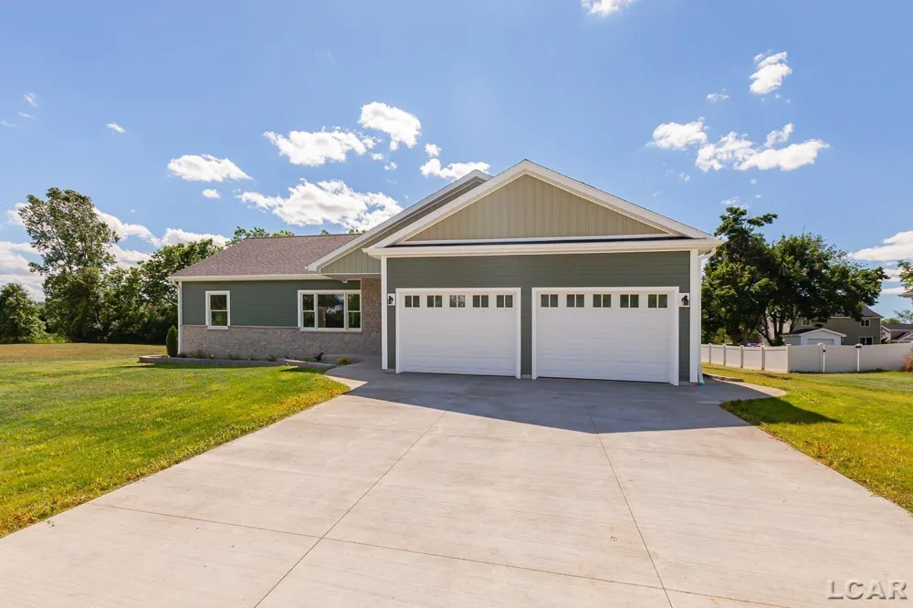 4173 Evergreen Road Adrian City, MI 49221