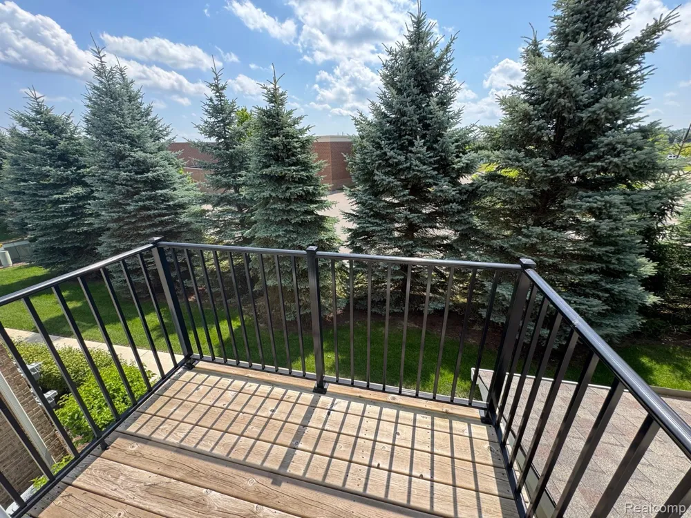9960 Ridge Run Street Howell City, MI 48855