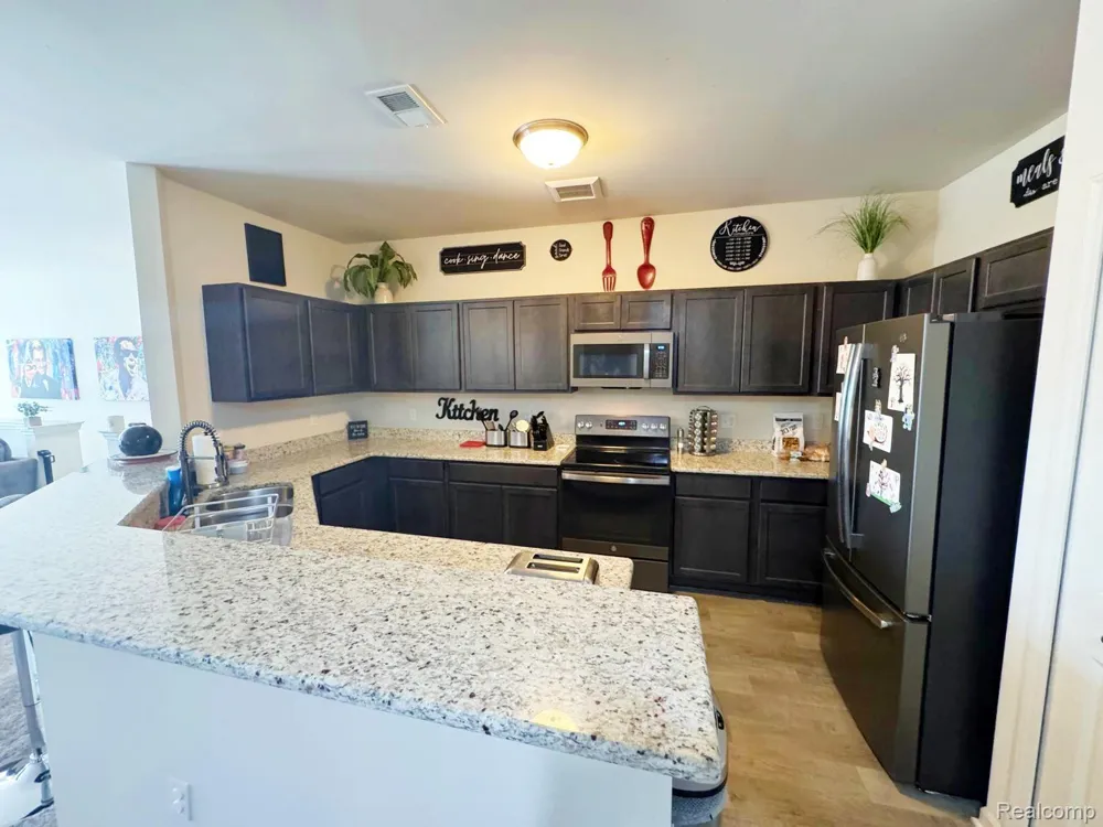 9960 Ridge Run Street Howell City, MI 48855