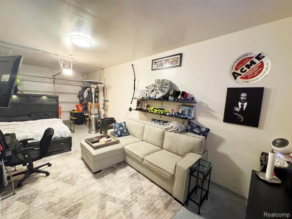 9960 Ridge Run Street Howell City, MI 48855