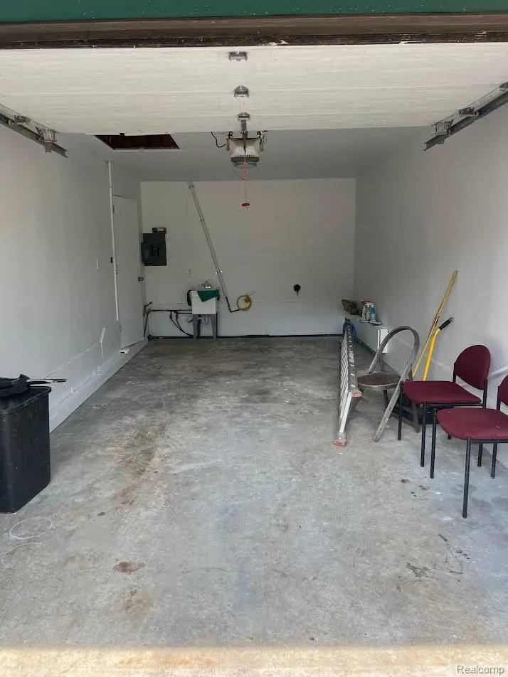 12000 Inkster Road Romulus City, MI 48174