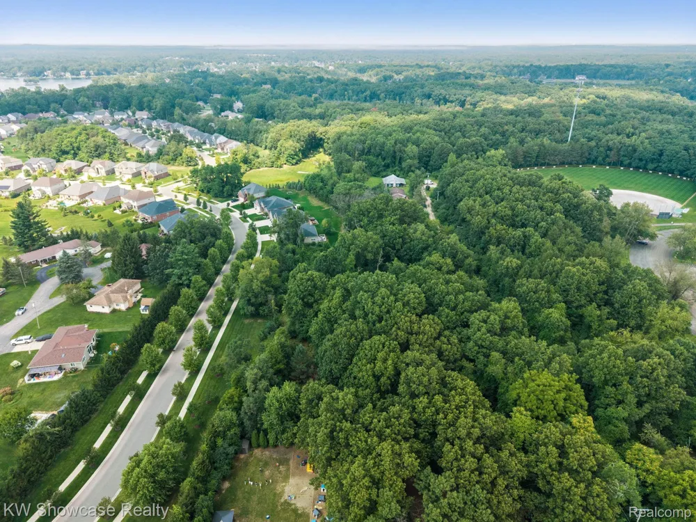 Log Cabin Drive Commerce Charter Township, MI 48390