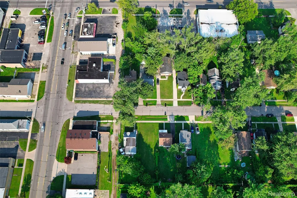 Centralia Redford Charter Township, MI 48240