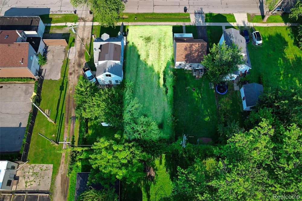 Centralia Redford Charter Township, MI 48240