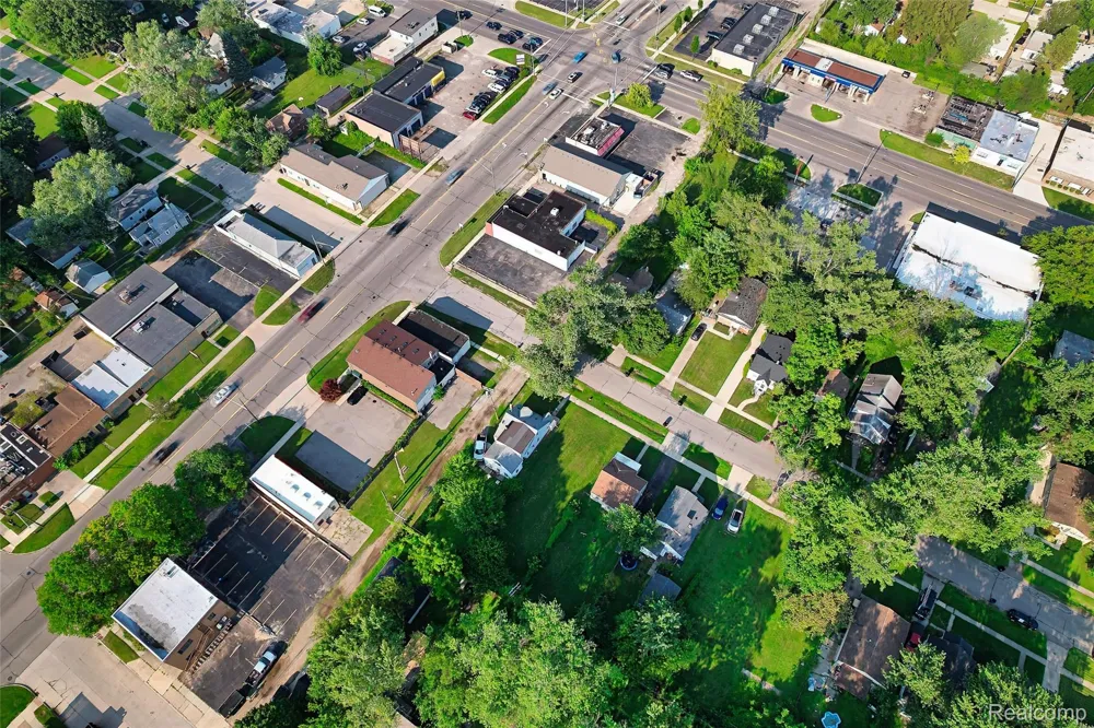 Centralia Redford Charter Township, MI 48240