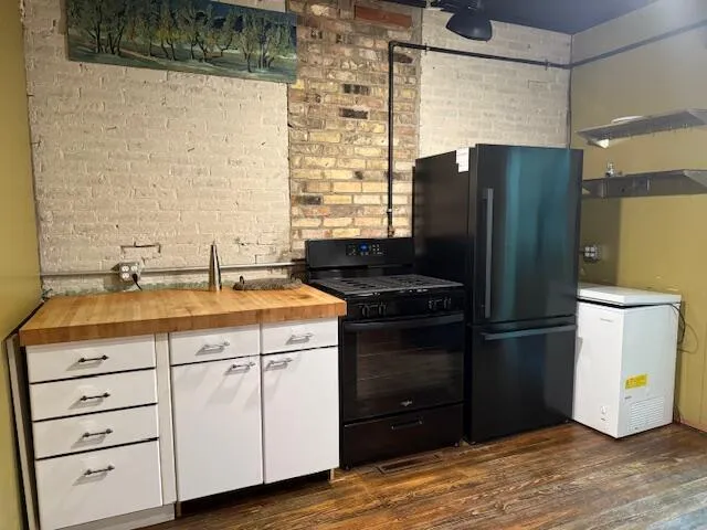 1099 E Wilcox Avenue White Cloud City, MI 49349