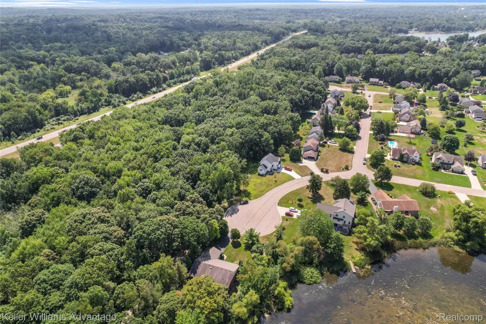 10493 Spring Grove Brighton City, MI 48114
