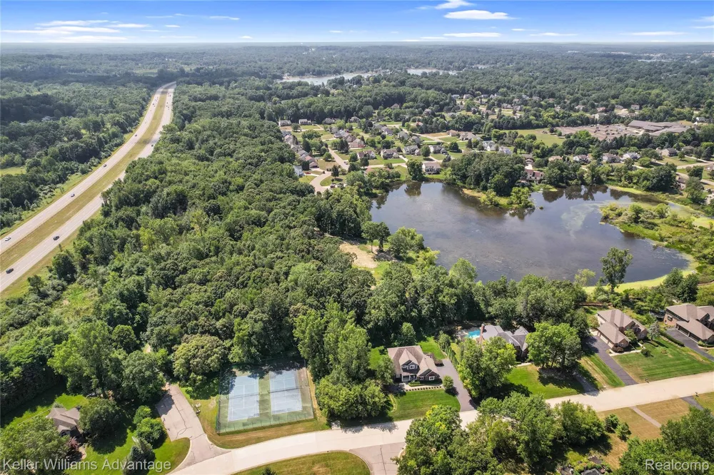 10493 Spring Grove Brighton City, MI 48114