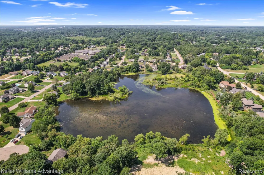 10493 Spring Grove Brighton City, MI 48114