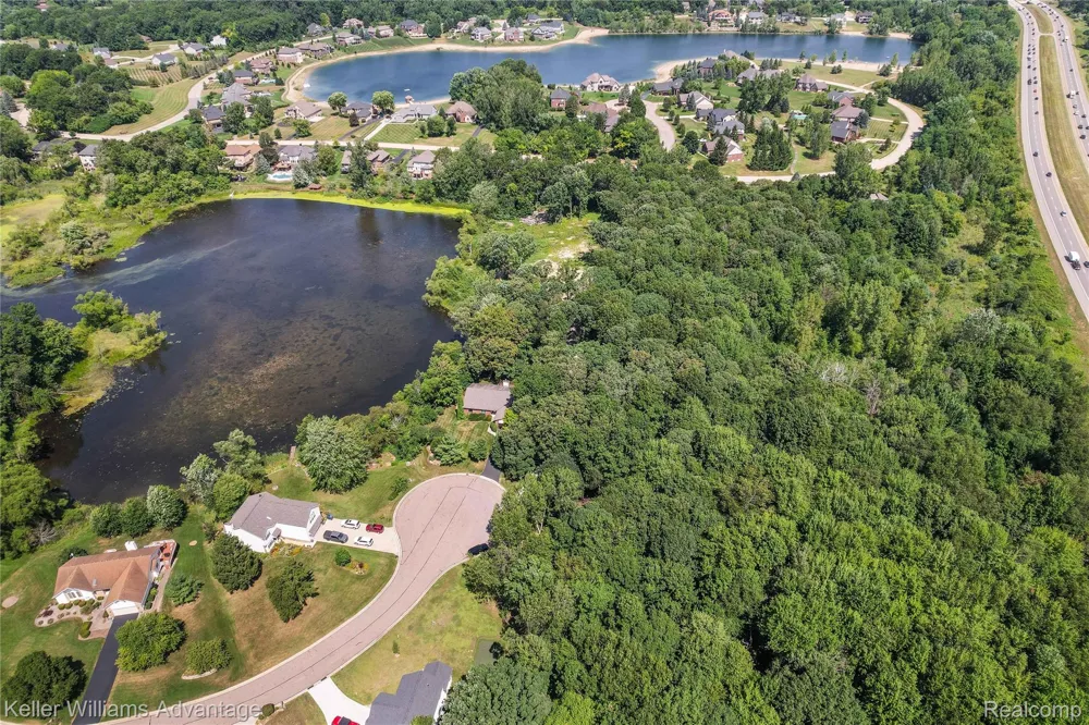 10493 Spring Grove Brighton City, MI 48114