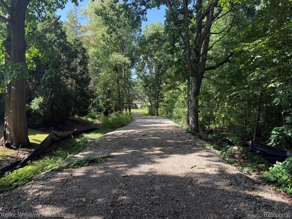 10493 Spring Grove Brighton City, MI 48114