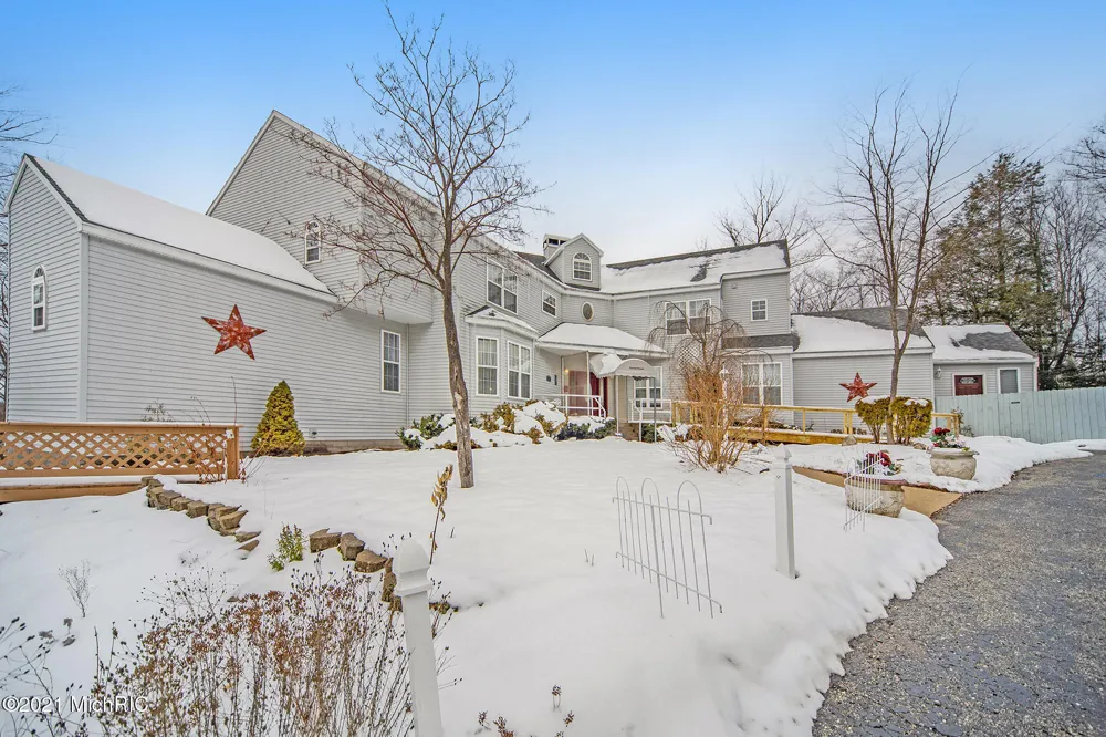 6767 Pleasantview Road Harbor Springs City, MI 49740