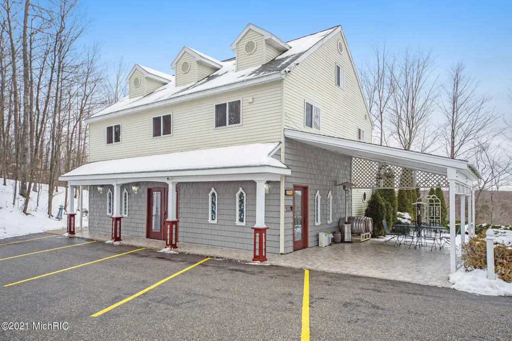 6767 Pleasantview Road Harbor Springs City, MI 49740