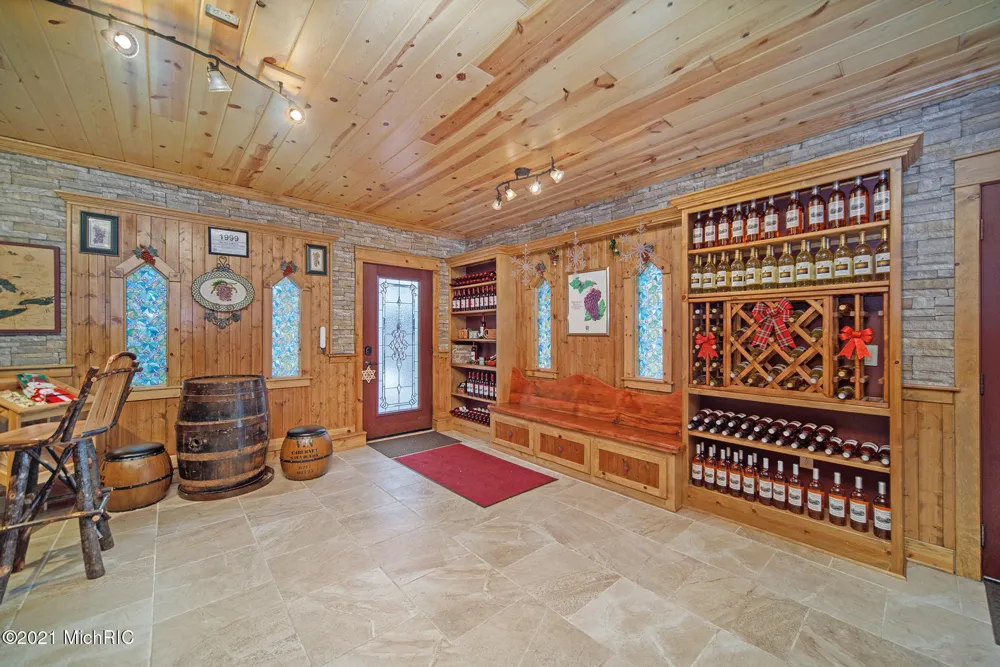 6767 Pleasantview Road Harbor Springs City, MI 49740