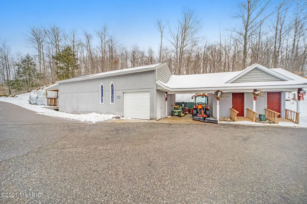 6767 Pleasantview Road Harbor Springs City, MI 49740