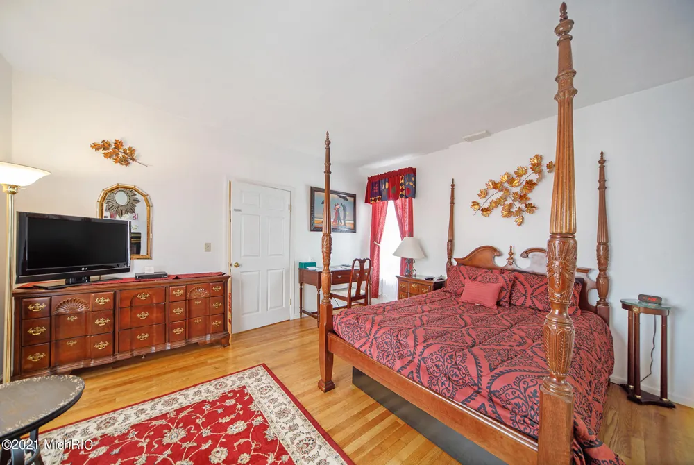6767 Pleasantview Road Harbor Springs City, MI 49740