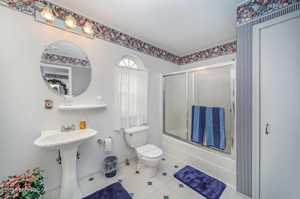 6767 Pleasantview Road Harbor Springs City, MI 49740