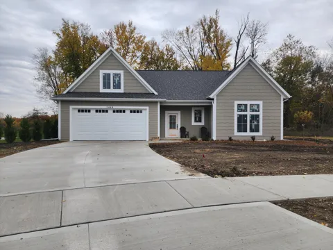 1468 Maplewood Drive #9
