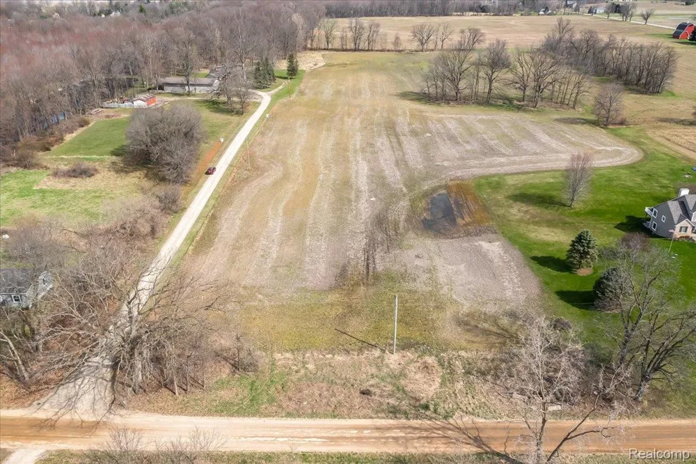Schrepfer Road Howell City, MI 48855