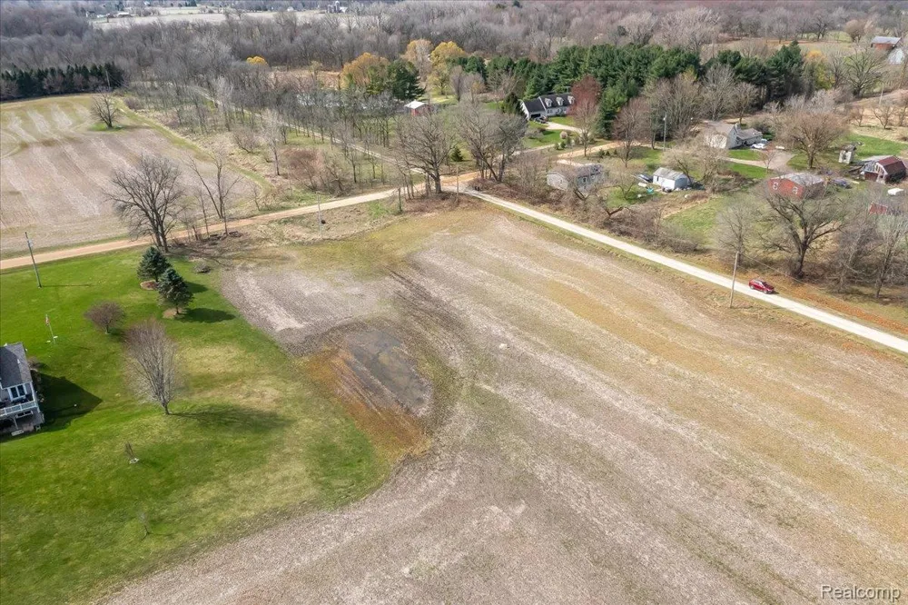 Schrepfer Road Howell City, MI 48855