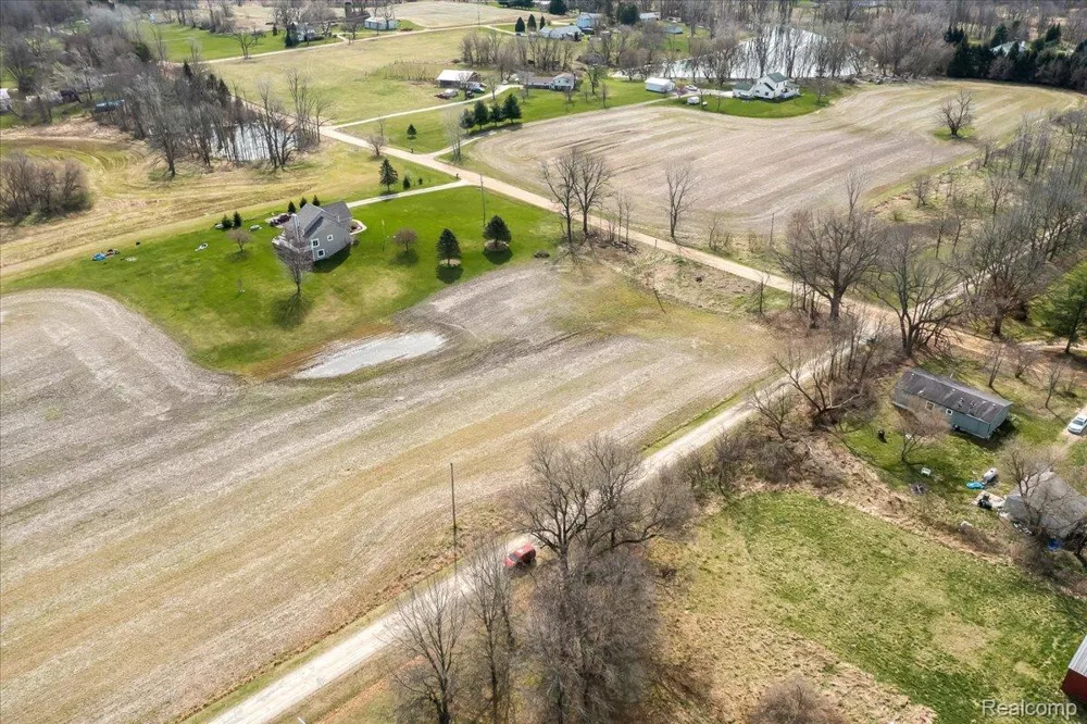 Schrepfer Road Howell City, MI 48855