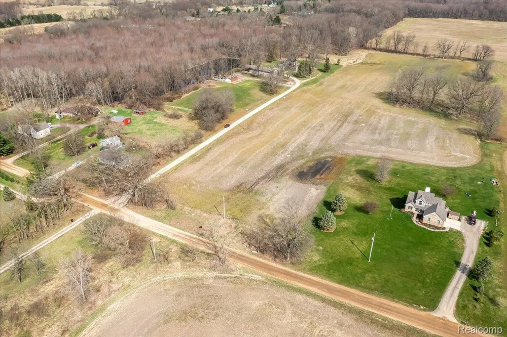 Schrepfer Road Howell City, MI 48855