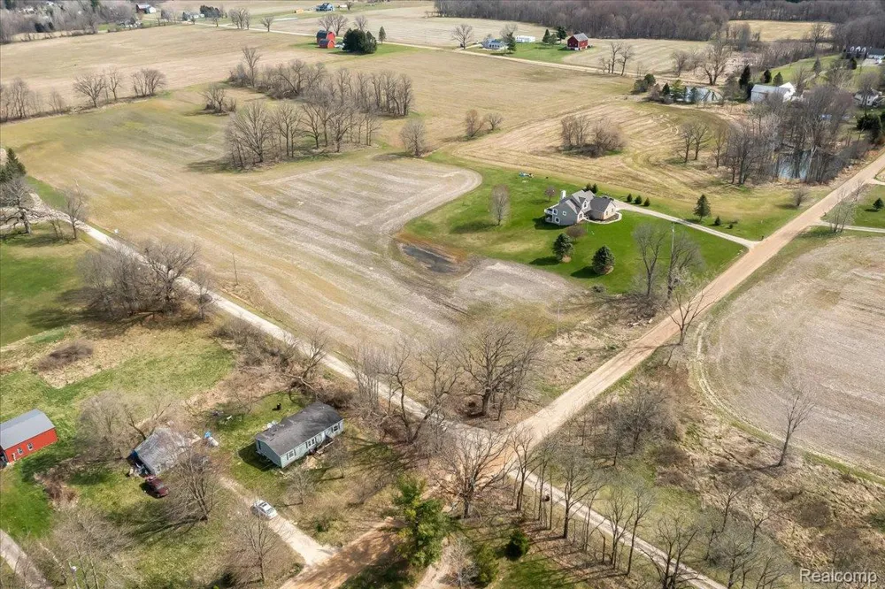 Schrepfer Road Howell City, MI 48855