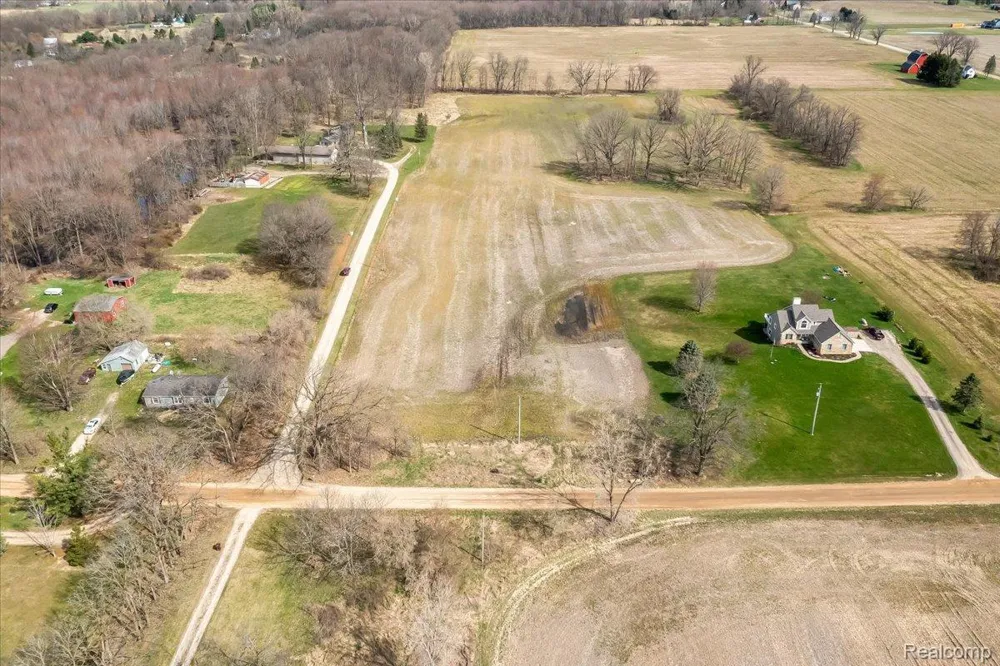Schrepfer Road Howell City, MI 48855
