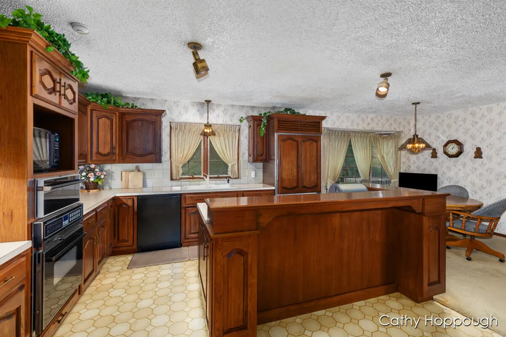 735 Prairie Creek Road Ionia Township, MI 48846