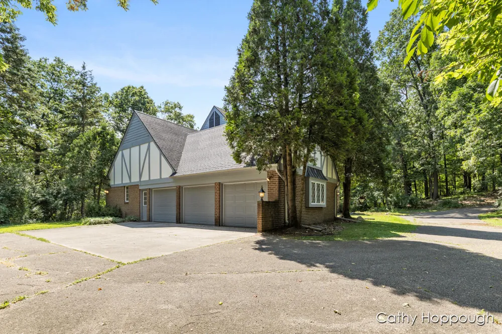735 Prairie Creek Road Ionia Township, MI 48846