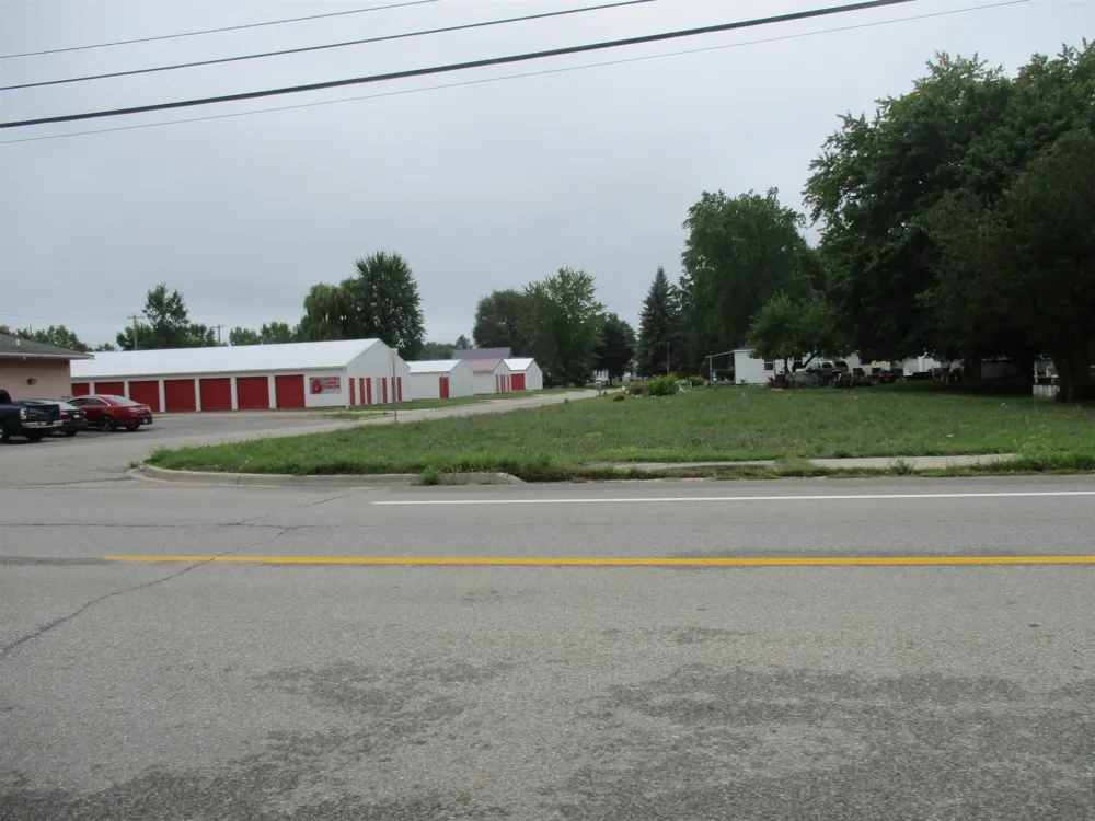 1532 E Superior Street Alma City, MI 48801