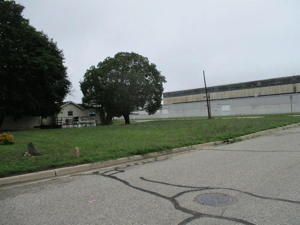1532 E Superior Street Alma City, MI 48801