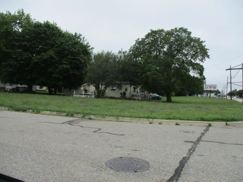 1532 E Superior Street Alma City, MI 48801