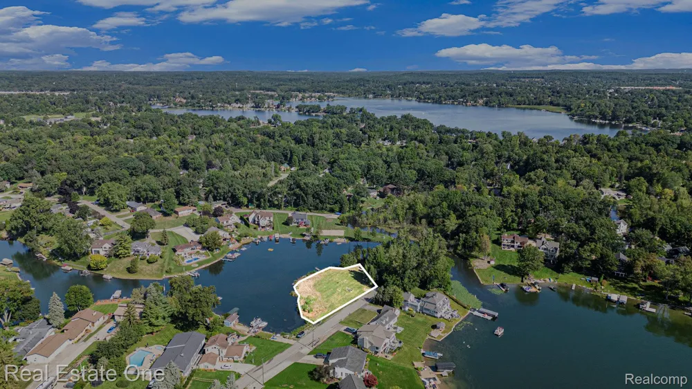 Coledale Drive White Lake Charter Township, MI 48386