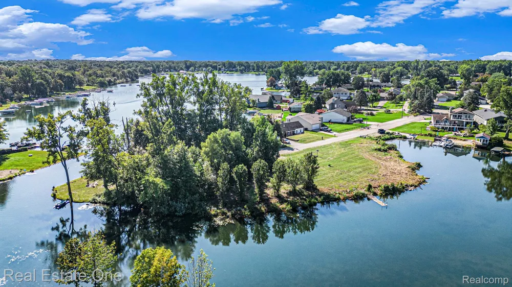 Coledale Drive White Lake Charter Township, MI 48386