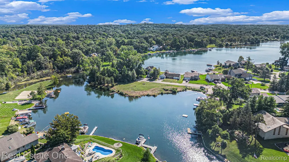 Coledale Drive White Lake Charter Township, MI 48386