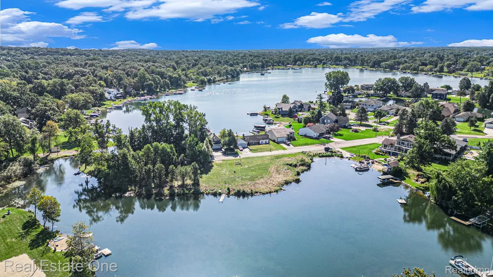 Coledale Drive White Lake Charter Township, MI 48386