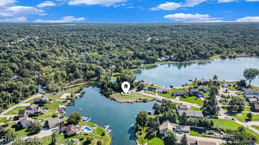 Coledale Drive White Lake Charter Township, MI 48386