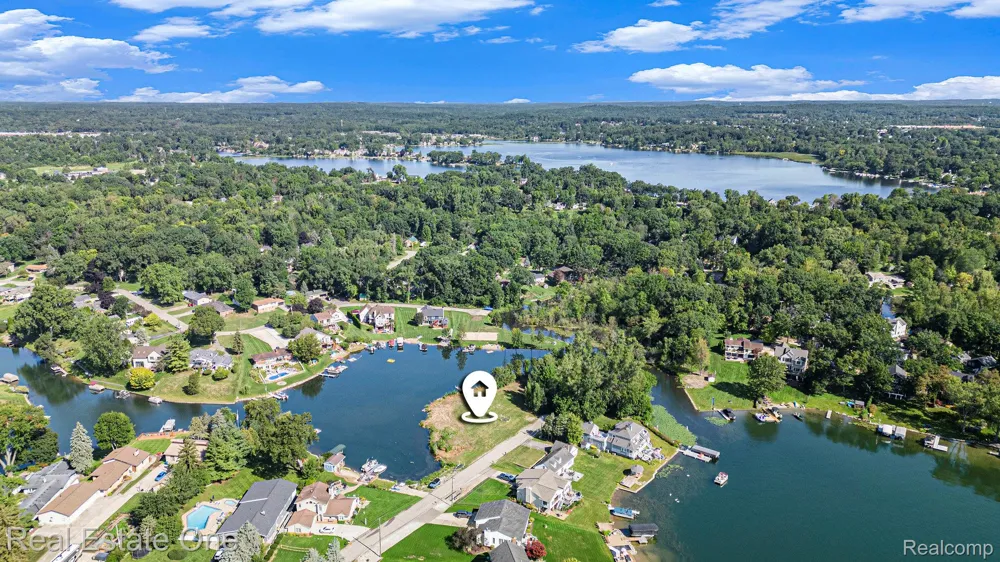 Coledale Drive White Lake Charter Township, MI 48386