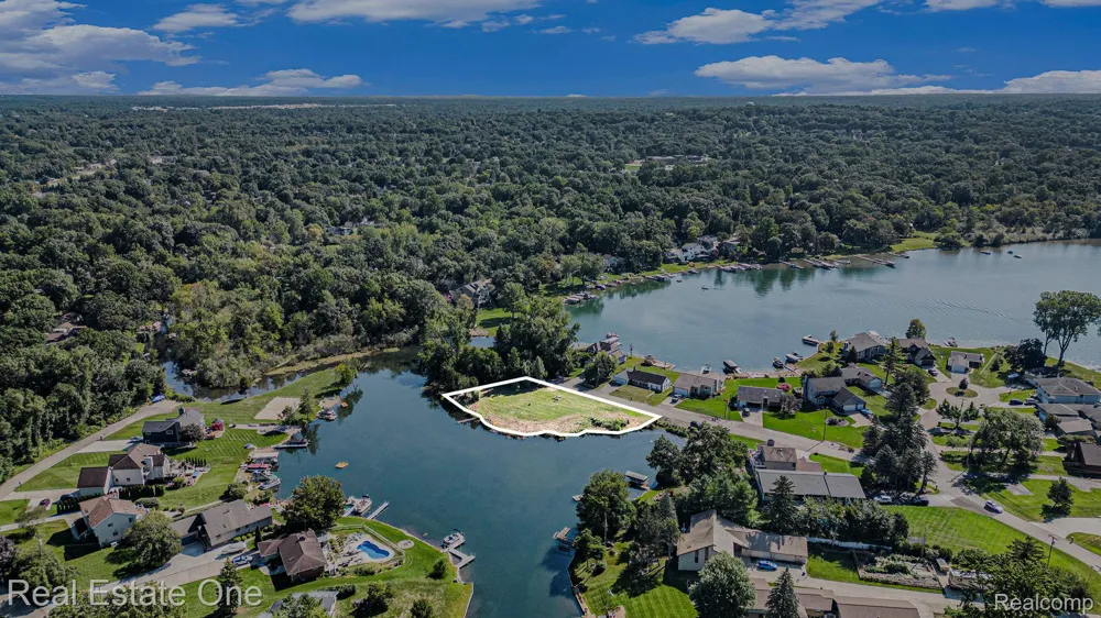 Coledale Drive White Lake Charter Township, MI 48386