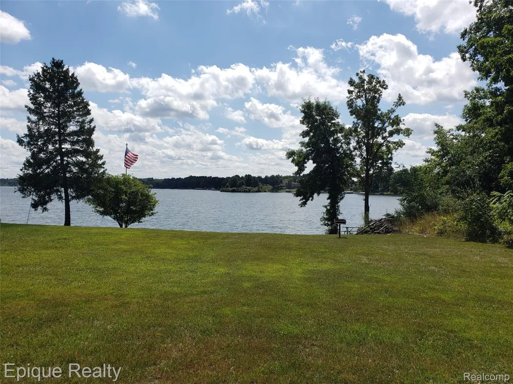 Shinanguag Drive Atlas Township, MI 48438