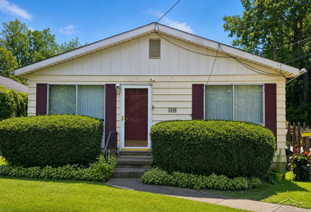 2258 California Avenue Bridgeport Charter Township, MI 48601